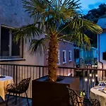Suiteseven Hotel 4*