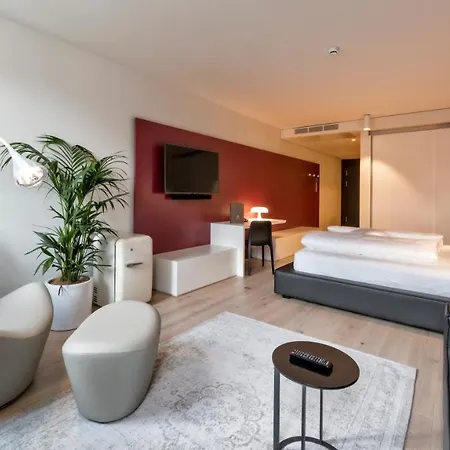 Suiteseven 4* Мерано